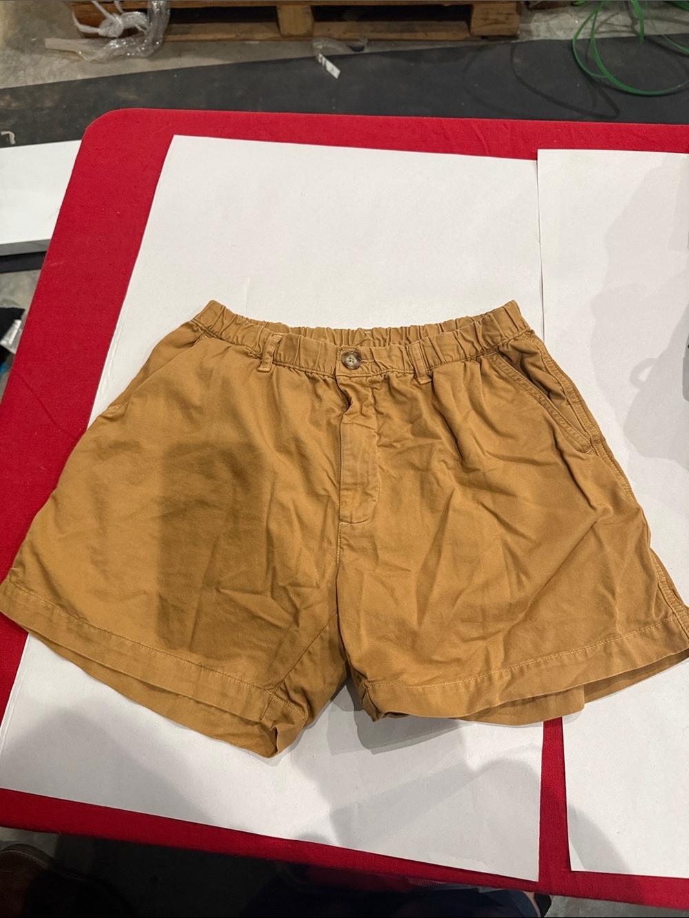 chubbies Men's Elastic Waist Shorts in Camel Caramel